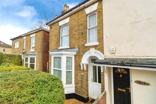 Spacious 5-Bed Student House  Main Photo