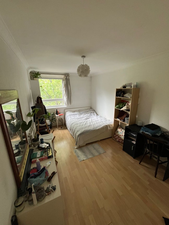 Double room in 3 bed just off Columbia Rd 🌻 Main Photo