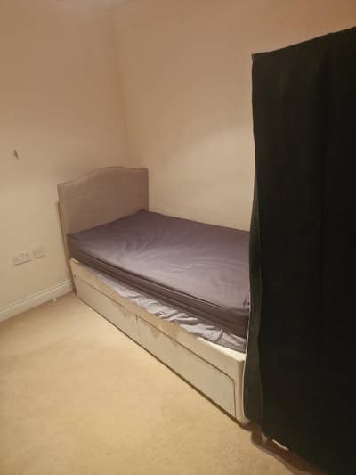 Single Room for Rent Main Photo