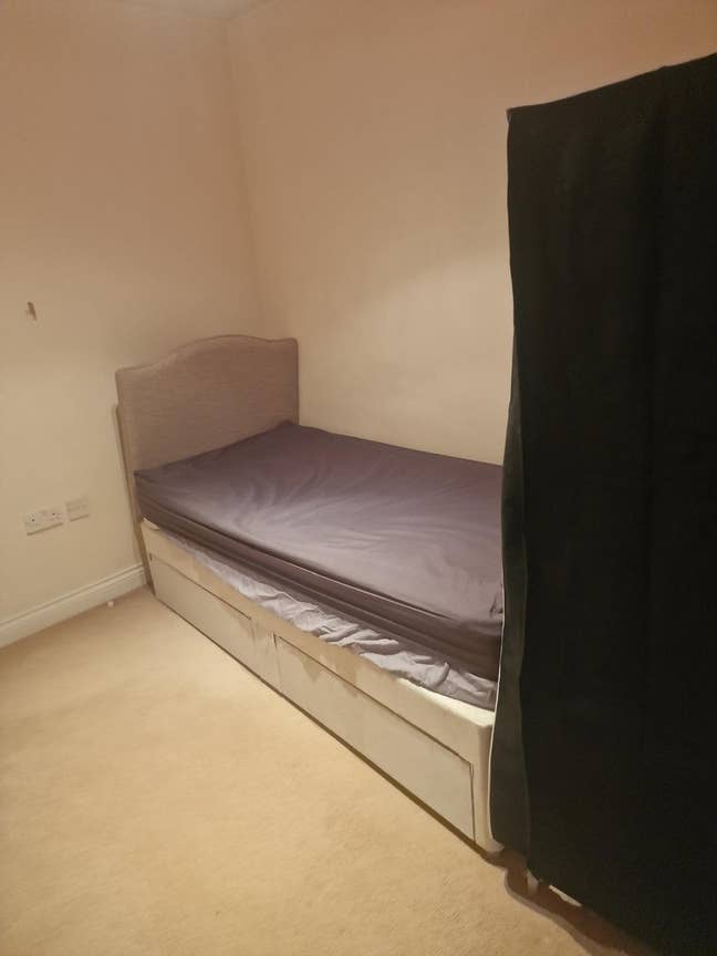 Single Room for Rent Main Photo