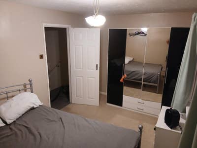 Room available Main Photo