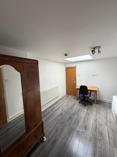 Double En-suite ROOM Main Photo