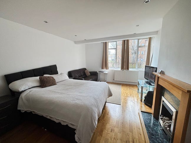 Lovely large room, balcony, Canonbury, IslingtonN1 Main Photo