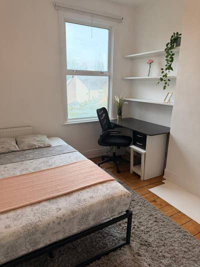 Two Double Rooms in a Professional Household Main Photo
