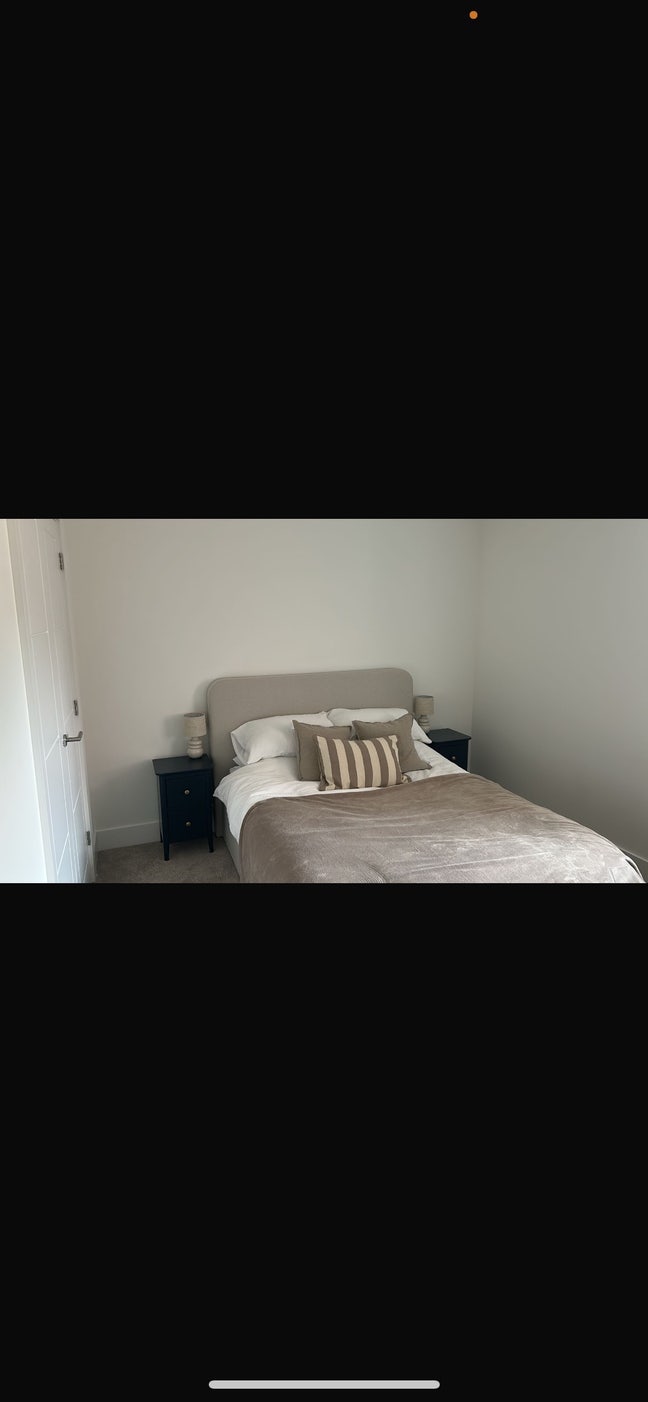 Spacious Furnished Double Room in Modern New Build Main Photo