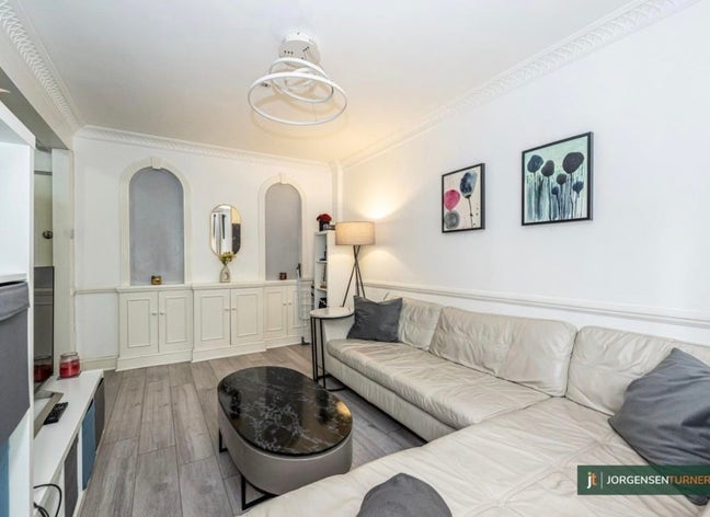 Beautiful flat in Art Deco building  Main Photo