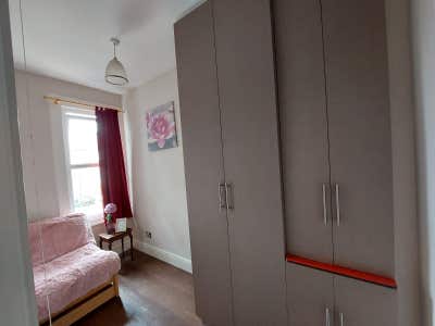 Modern, Clean En-Suite in Tottenham N17 Main Photo