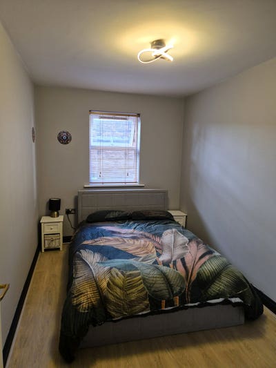 Bright Double Room in Quiet Home Near the Beach Main Photo