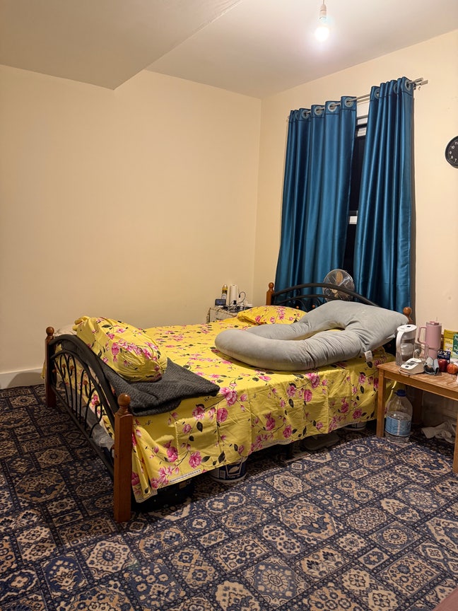 Room rent  Main Photo