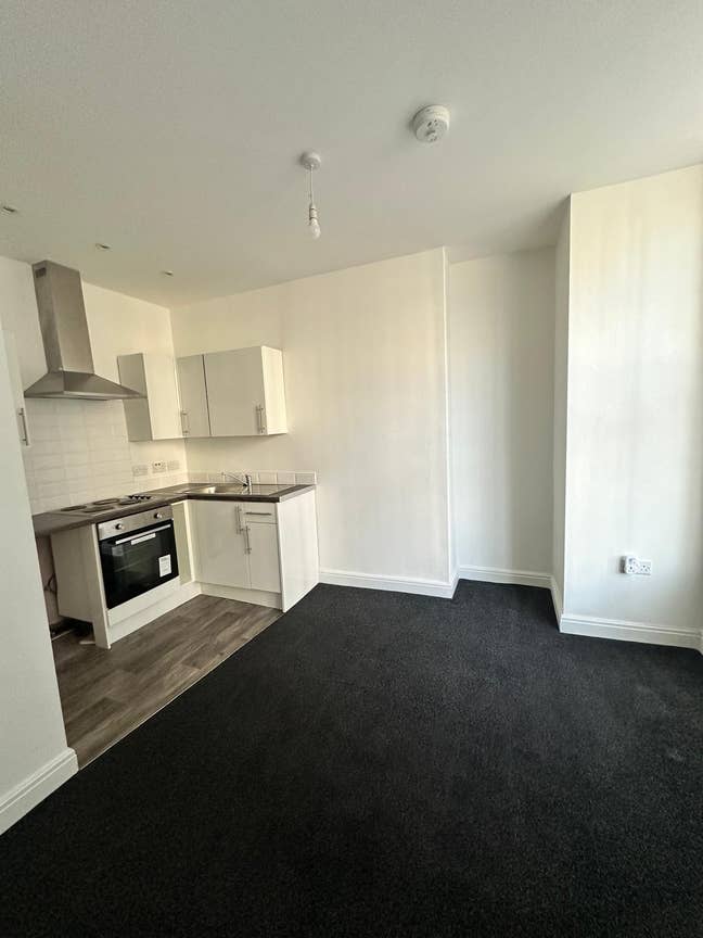 1-Bedroom Studios Available Now! 🏢 in L4 3QU  Main Photo