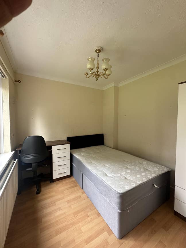 Furnished Room | Bills Included | B17 0ND Main Photo