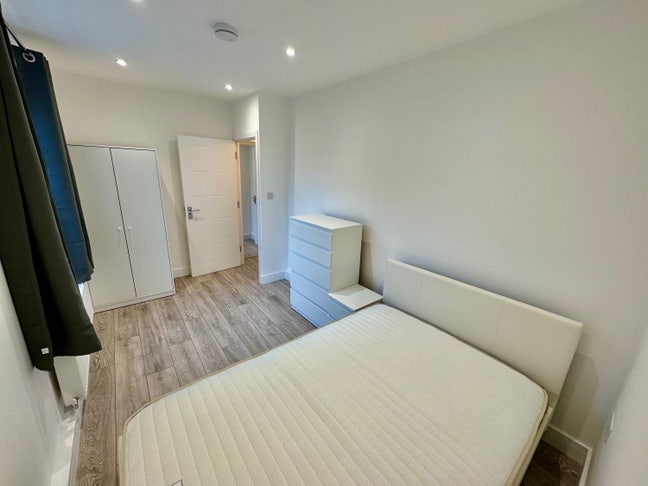 Newly refurbished double room  Main Photo