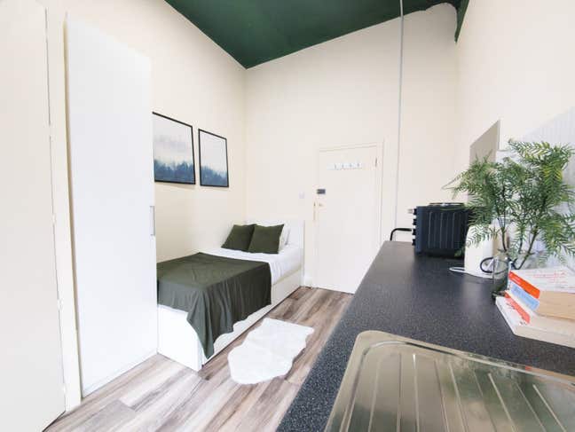 Single Room with a Balcony - Zone 1 (Pimlico) Main Photo