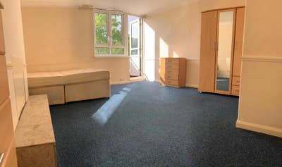 Huge Double Room in West Kensington Main Photo