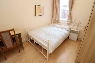 Double Bedroom*5 Minutes Walking from West Ealing* Main Photo
