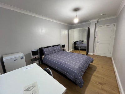 ✨ 🛏️ 2 Double Rooms to Let in - Kensal Rise  Main Photo