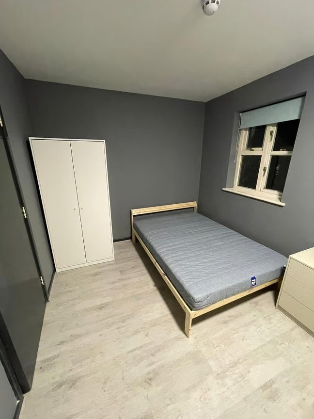 Studio flat  in Reading RG1 Main Photo