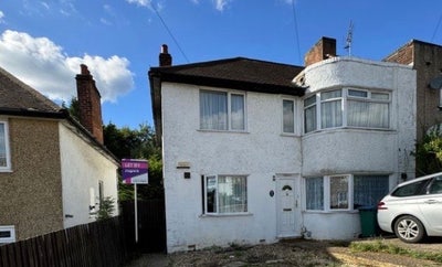 A lovely double bedroom for let in North Watford  Main Photo