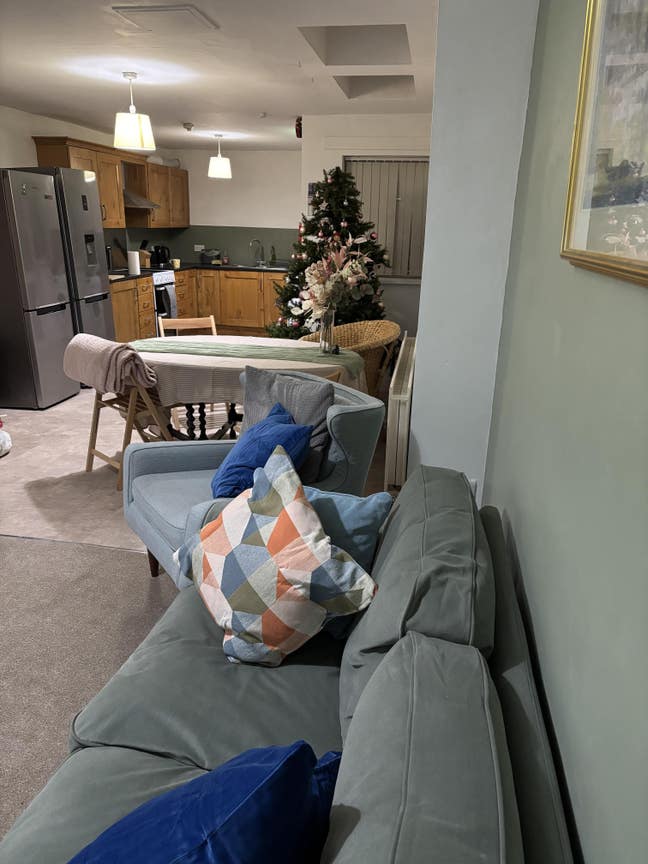 Room 82 Edinburgh Street Main Photo