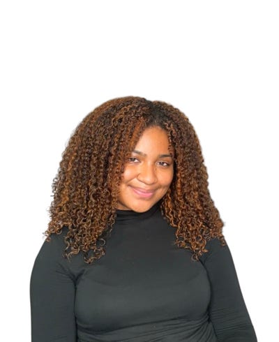 I am a female wfh professional aged 22. I am ... Main Photo