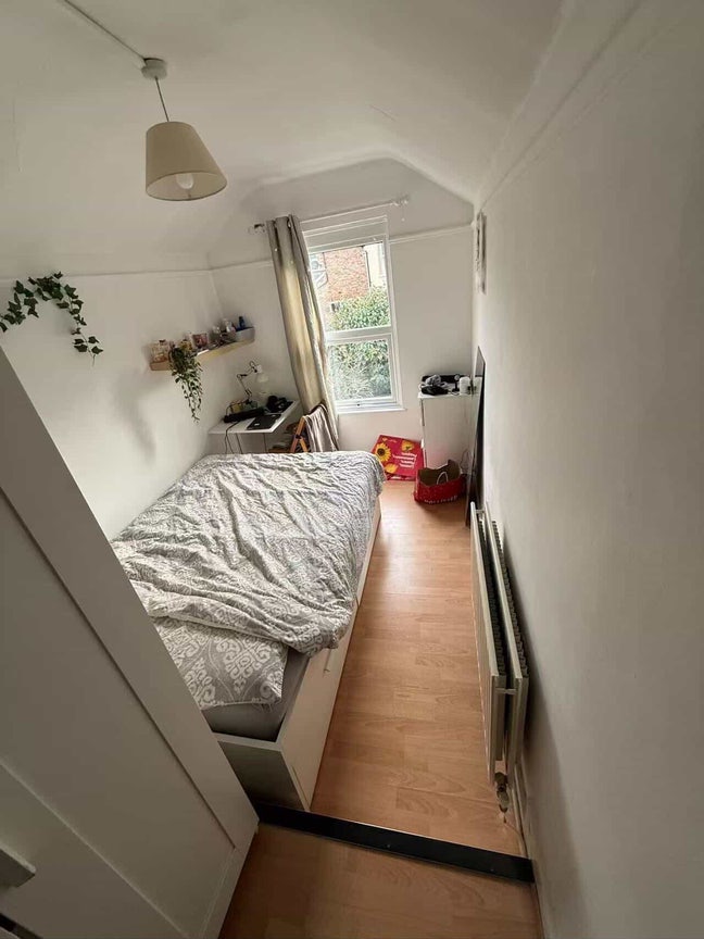 Surrey student shared house  Main Photo