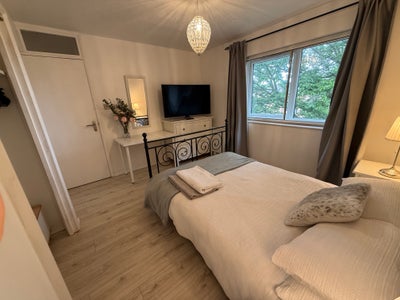 Bright Modern Flat with Balcony and Parking Main Photo