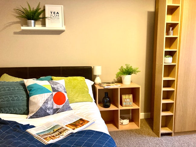 Welcome Home to Your Snug Home 💛🙌📦 Main Photo