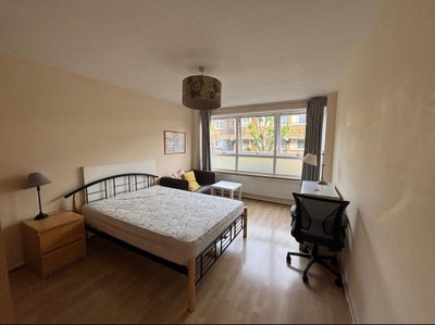 Double Room in Hammersmith  Main Photo
