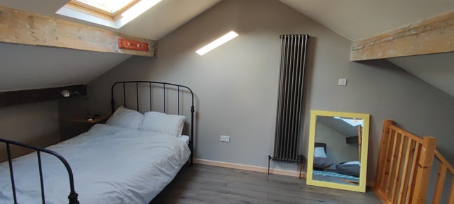 Spacious studio room Main Photo