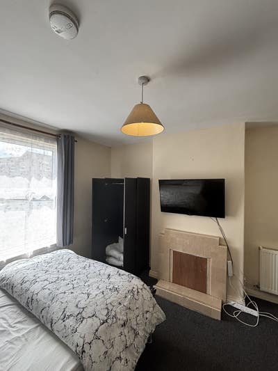 Double room available in town centre  Main Photo
