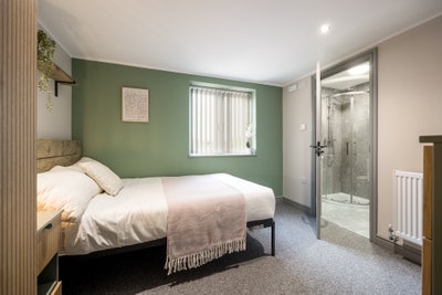 Ensuite Rooms Available 🏡 Pinnocks Way Main Photo