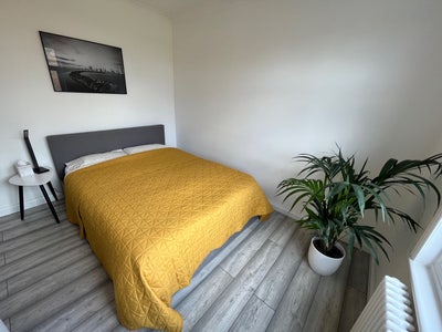 Master Bedroom in Mitcham  Main Photo