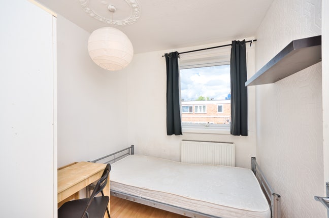 Room near mile end station - London E3 inc bills Main Photo