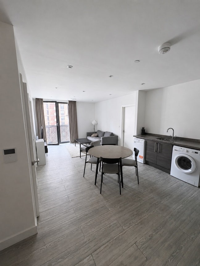 En-Suite Double Room in Oxbow Mcr  Main Photo