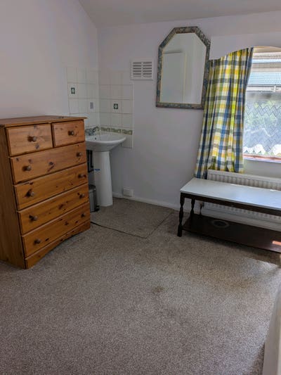 Double room to let  Main Photo