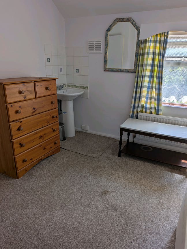 Double room to let  Main Photo