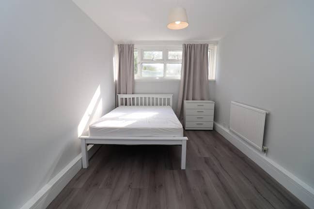 Amazing Double Bedroom Near White City!!! Main Photo