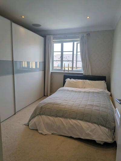 Furnished Double Bedroom in Hertford Main Photo