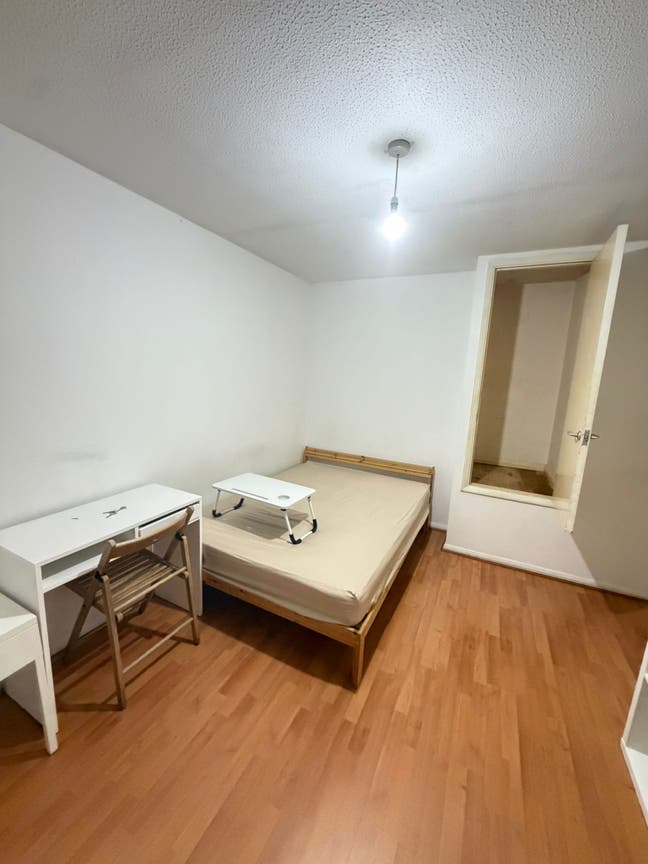 2 Furnished Bedrooms Near Station-Bills Included Main Photo