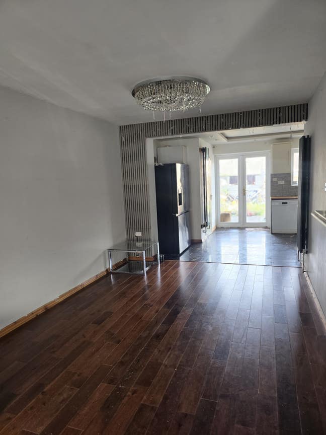 4 bed terraced house Main Photo