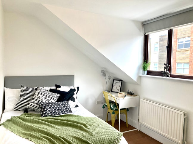 Looking in RG1? 🏡 Done - It's Right Here 
 Main Photo