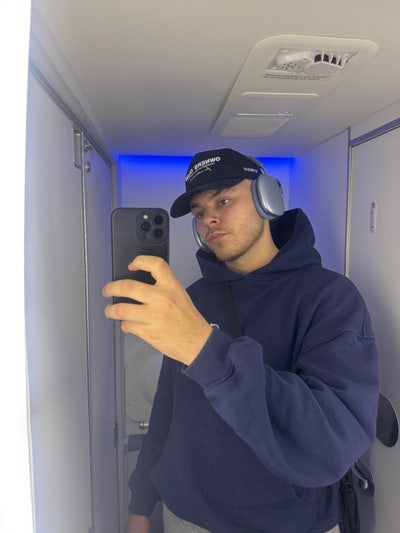 Hi, I’m 27 looking for a double room or a buddy up Main Photo