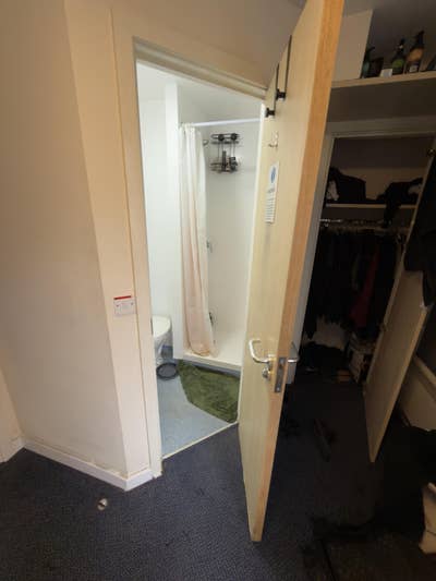 Londons best value for money accommodation. Main Photo