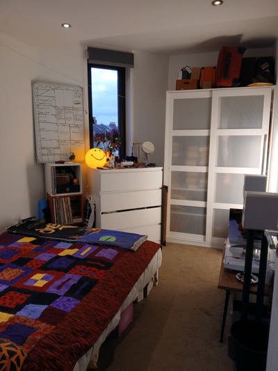 Bright Room in Wimbledon Main Photo