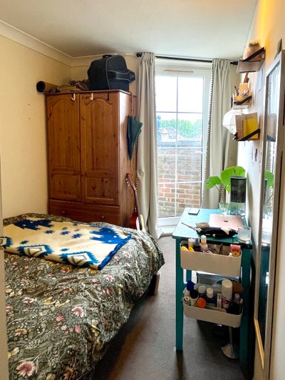 Lovely room in a beautiful flat with water view  Main Photo