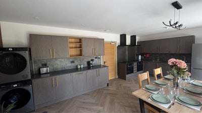 Brand New ‘WOW’ Property - Last Few Rooms left! Main Photo