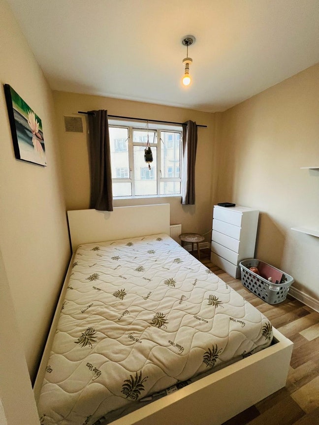 Room available in Clifton area Main Photo