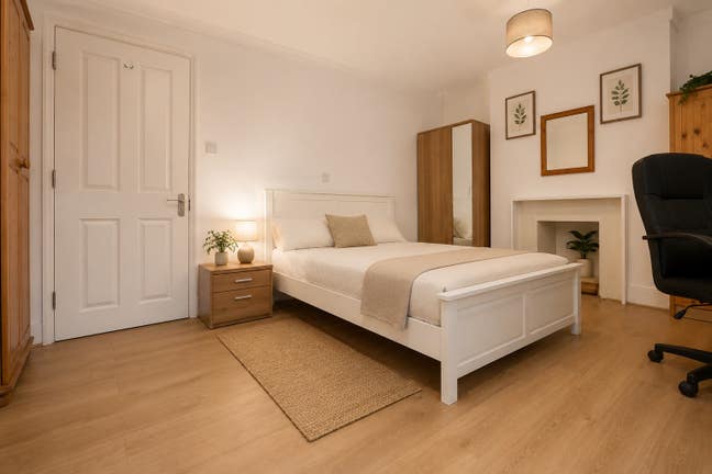 Massive Rooms! Lovely House+Garden & Lounge Main Photo