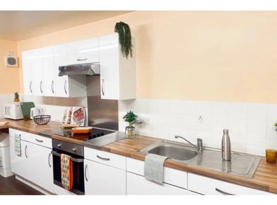 Londons best value for money accommodation. Main Photo