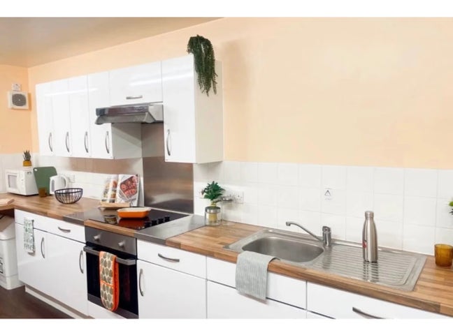 Londons best value for money accommodation. Main Photo